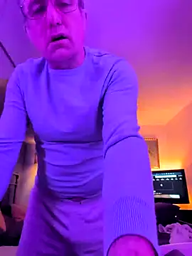 Snapshot of bibananaman chatting on 03/19/26, 12:36 bibananaman online show from 03/19/26, 12:36