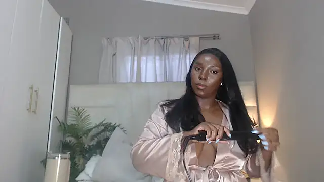 naughtyblackdolie online show from 02/12/26, 06:19