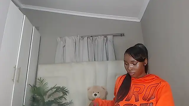 naughtyblackdolie online show from 02/19/26, 03:02