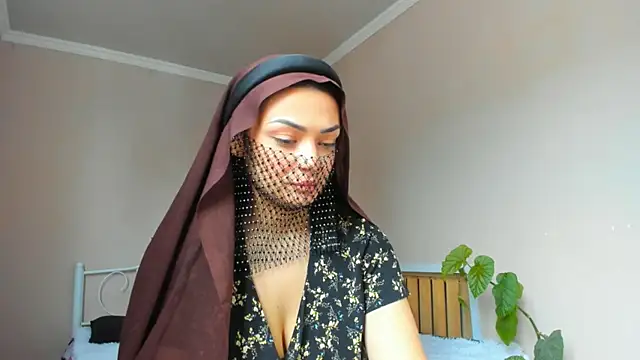  cleopattra  online show from 12/15/25, 07:23