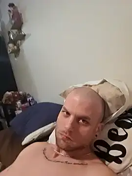 Snapshot of GeneralXMillyX chatting on 01/03/25, 02:40 GeneralXMillyX online show from 01/03/25, 02:40