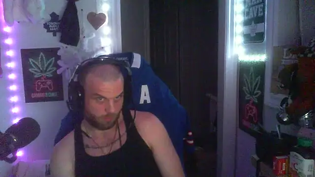 GeneralXMillyX online show from 11/17/25, 07:03