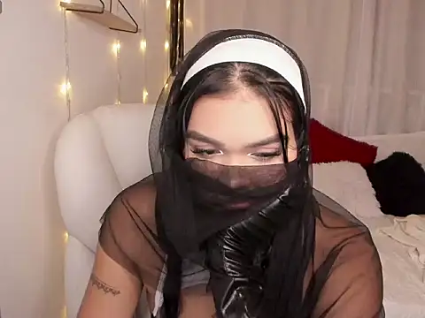 Daisy 20x  online show from 10/20/25, 05:52