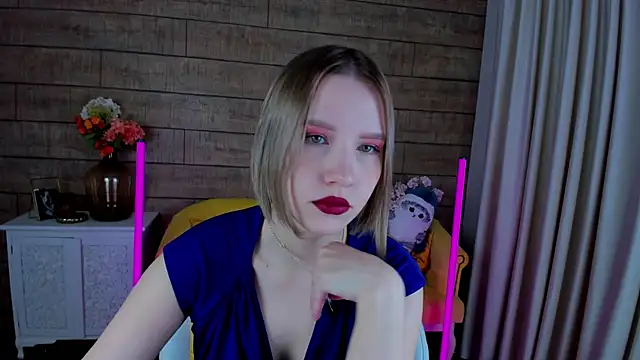 LiliLinn online show from 01/28/25, 04:29