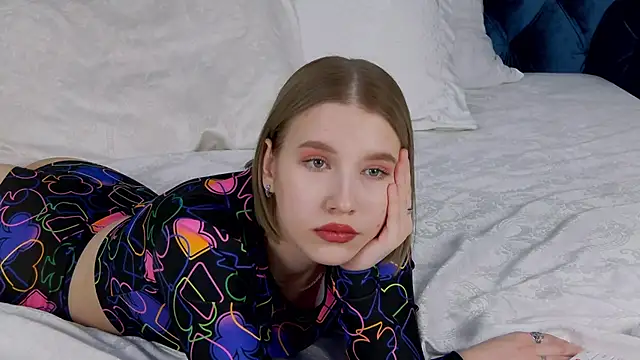 LiliLinn online show from 02/07/25, 07:40