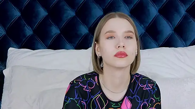 LiliLinn online show from 02/07/25, 10:50