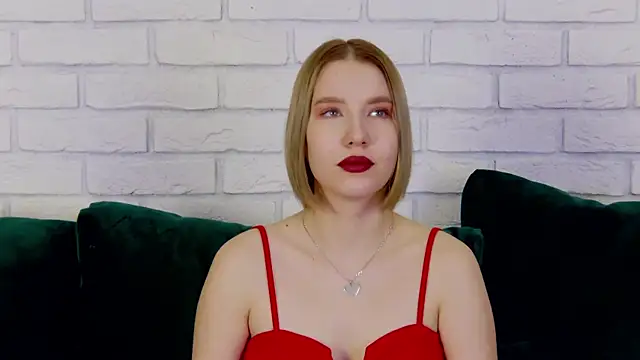 LiliLinn online show from 02/10/25, 06:20