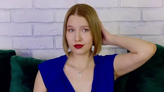 LiliLinn online show from 02/15/25, 08:44