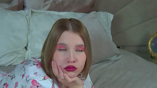 LiliLinn online show from 02/17/25, 04:53