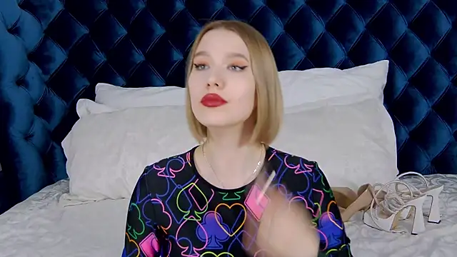 LiliLinn online show from 02/22/25, 12:19