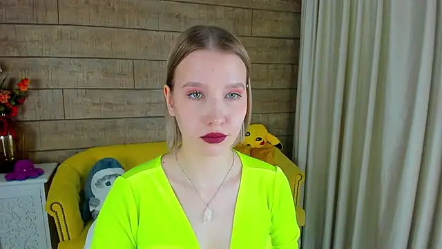 LiliLinn online show from 02/26/25, 07:42