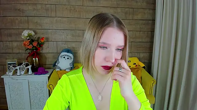 LiliLinn online show from 02/26/25, 11:20