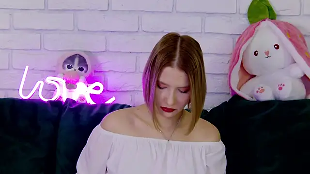 LiliLinn online show from 03/04/25, 05:00