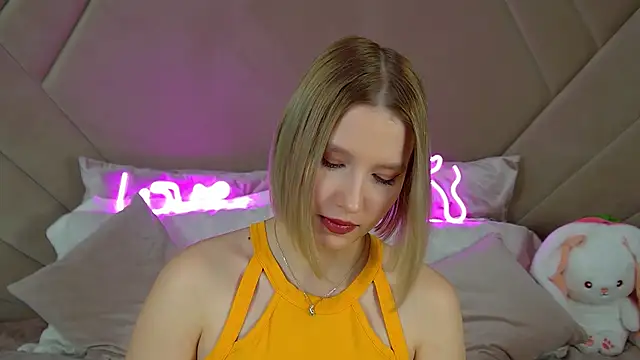 LiliLinn online show from 03/11/25, 07:58