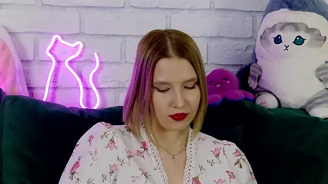 LiliLinn online show from 03/12/25, 11:31