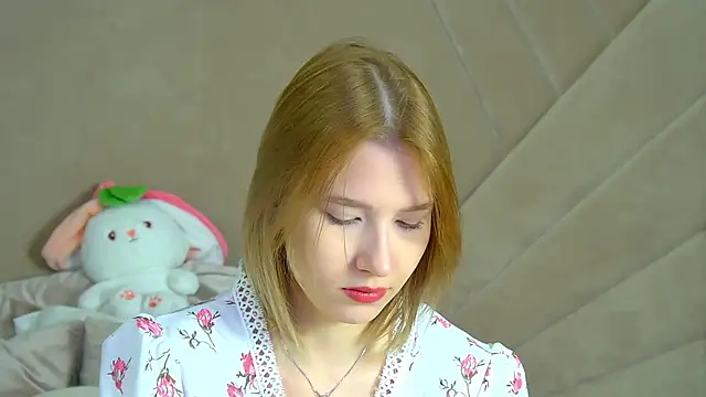 LiliLinn online show from 09/17/25, 04:14