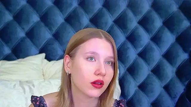 LiliLinn online show from 11/29/25, 04:59