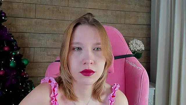 LiliLinn online show from 12/20/25, 04:41