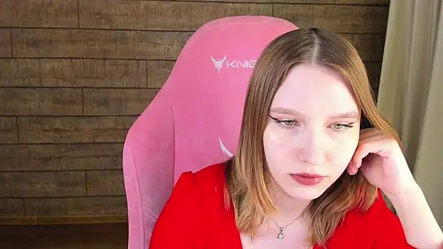 LiliLinn online show from 06/05/26, 07:03