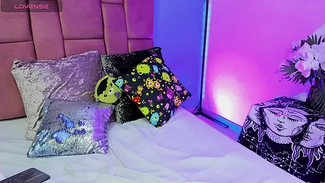 NinaInk online show from 02/23/25, 12:37