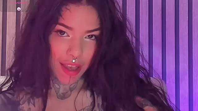 Snapshot of NinaInk chatting on 04/04/26, 11:51 NinaInk online show from 04/04/26, 11:51