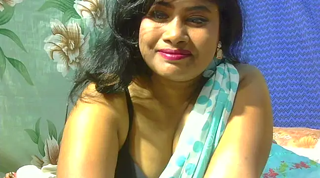 Snapshot of sexy_roma chatting on 02/16/25, 06:21 sexy roma online show from 02/16/25, 06:21