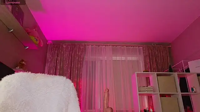 Katy perry  online show from 02/15/25, 05:41