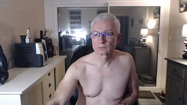 Snapshot of Goduleur69 chatting on 12/11/24, 12:23 Goduleur69 online show from 12/11/24, 12:23