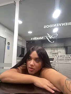 Snapshot of ElaEndez_ chatting on 03/08/25, 09:08 ElaEndez online show from 03/08/25, 09:08