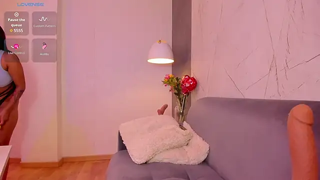 Snapshot of ElaEndez_ chatting on 03/19/25, 02:24 ElaEndez online show from 03/19/25, 02:24