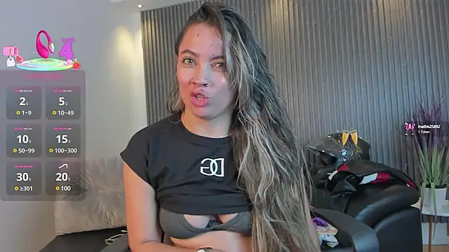 Snapshot of Alessia_Taylorr chatting on 02/22/25, 06:30 Alessia Taylorr online show from 02/22/25, 06:30