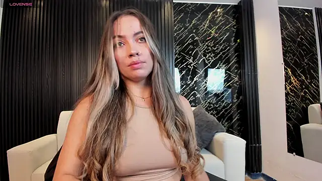 Snapshot of Alessia_Taylorr chatting on 02/24/25, 11:54 Alessia Taylorr online show from 02/24/25, 11:54