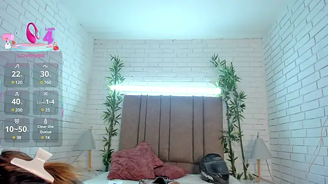 Snapshot of Alessia_Taylorr chatting on 03/08/25, 06:05 Alessia Taylorr online show from 03/08/25, 06:05