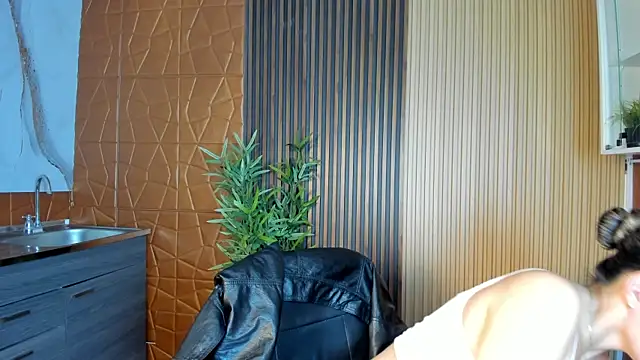 Snapshot of Alessia_Taylorr chatting on 03/10/25, 11:10 Alessia Taylorr online show from 03/10/25, 11:10