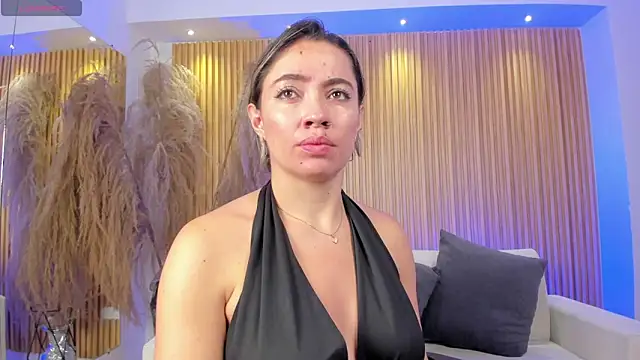 Snapshot of Alessia_Taylorr chatting on 03/12/25, 11:20 Alessia Taylorr online show from 03/12/25, 11:20