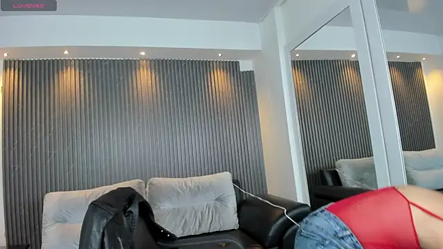 Snapshot of Alessia_Taylorr chatting on 10/01/25, 12:22 Alessia Taylorr online show from 10/01/25, 12:22