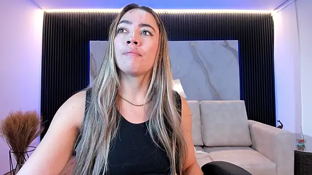 Snapshot of Alessia_Taylorr chatting on 10/06/25, 11:29 Alessia Taylorr online show from 10/06/25, 11:29