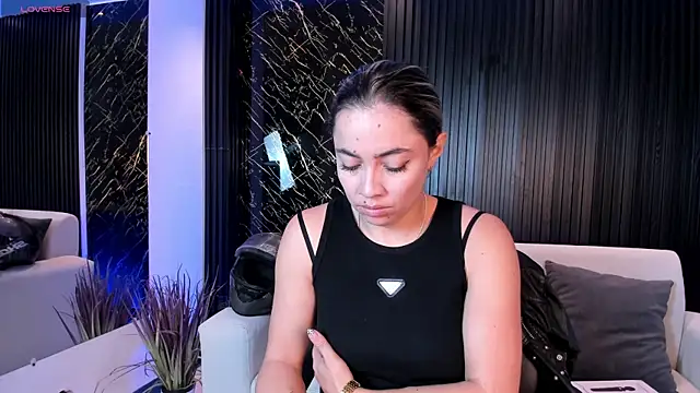 Snapshot of Alessia_Taylorr chatting on 10/13/25, 11:54 Alessia Taylorr online show from 10/13/25, 11:54