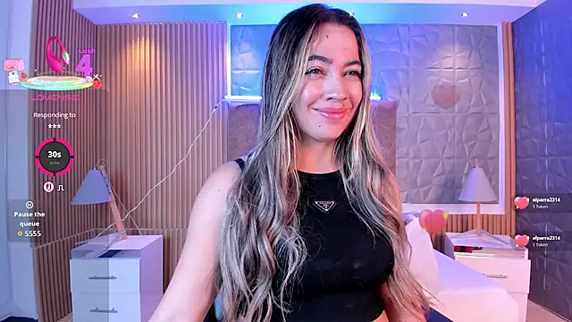 Snapshot of Alessia_Taylorr chatting on 10/25/25, 12:45 Alessia Taylorr online show from 10/25/25, 12:45