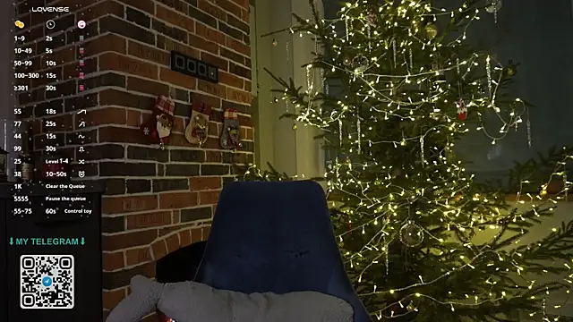 Snapshot of GlamourNova chatting on 12/26/24, 09:26 GlamourNova online show from 12/26/24, 09:26