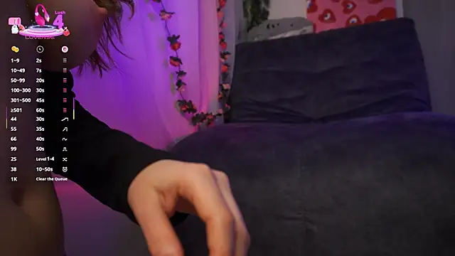 Snapshot of GlamourNova chatting on 03/21/25, 08:08 GlamourNova online show from 03/21/25, 08:08