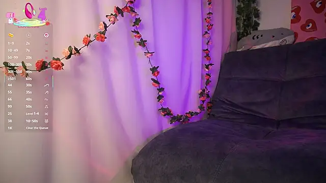 Snapshot of GlamourNova chatting on 03/22/25, 05:41 GlamourNova online show from 03/22/25, 05:41