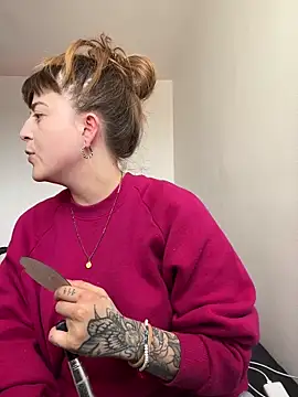 tekila   online show from 11/22/25, 07:35