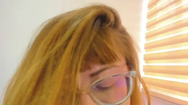 tekila   online show from 11/28/25, 12:30