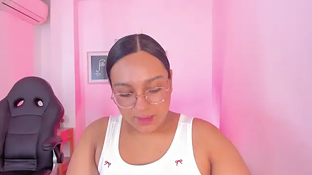 ellamontoya online show from 12/14/25, 01:05