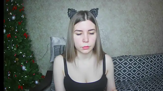 Snapshot of ElllaNuar chatting on 01/22/25, 01:20 ElllaNuar online show from 01/22/25, 01:20