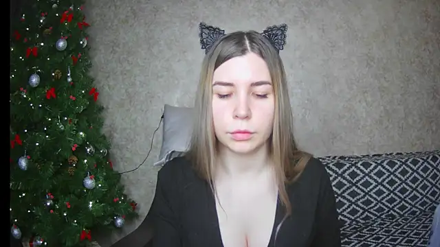 Snapshot of ElllaNuar chatting on 01/28/25, 05:11 ElllaNuar online show from 01/28/25, 05:11