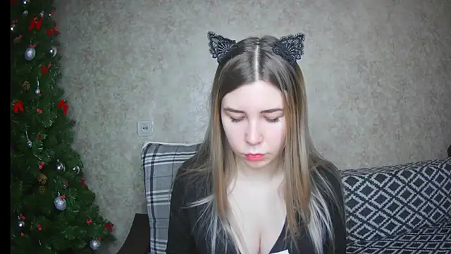 Snapshot of ElllaNuar chatting on 01/30/25, 01:22 ElllaNuar online show from 01/30/25, 01:22