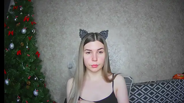 Snapshot of ElllaNuar chatting on 01/30/25, 08:11 ElllaNuar online show from 01/30/25, 08:11