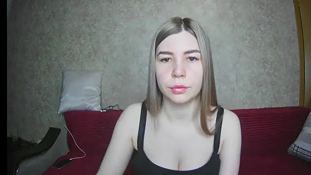 Snapshot of ElllaNuar chatting on 03/11/25, 03:26 ElllaNuar online show from 03/11/25, 03:26